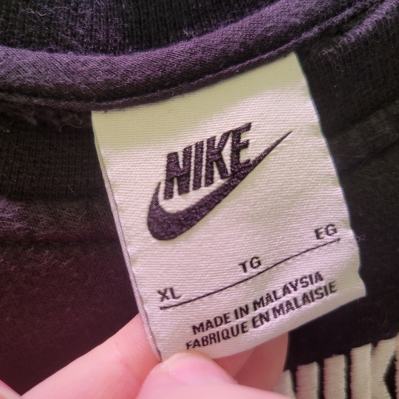 Nike Unisex Black Pullover Sweater (XL Fits L Women, M Men) - Picture 4 of 7